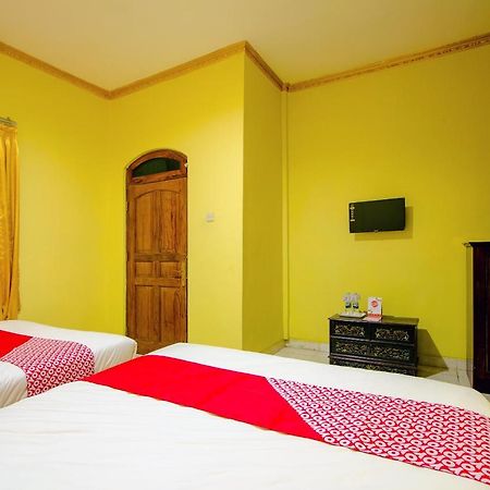 Oyo 1770 Hotel Mawar Saron 2 Kejayan Экстерьер фото