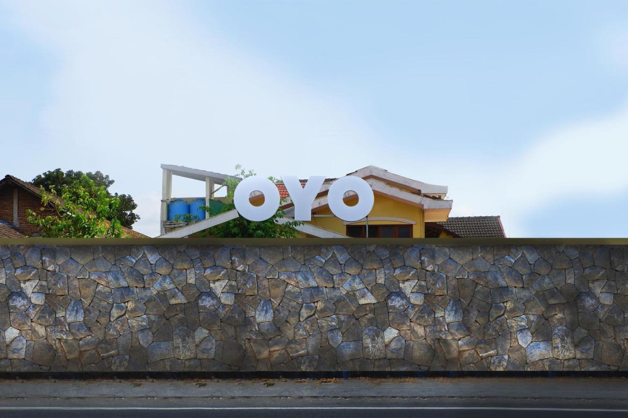 Oyo 1770 Hotel Mawar Saron 2 Kejayan Экстерьер фото