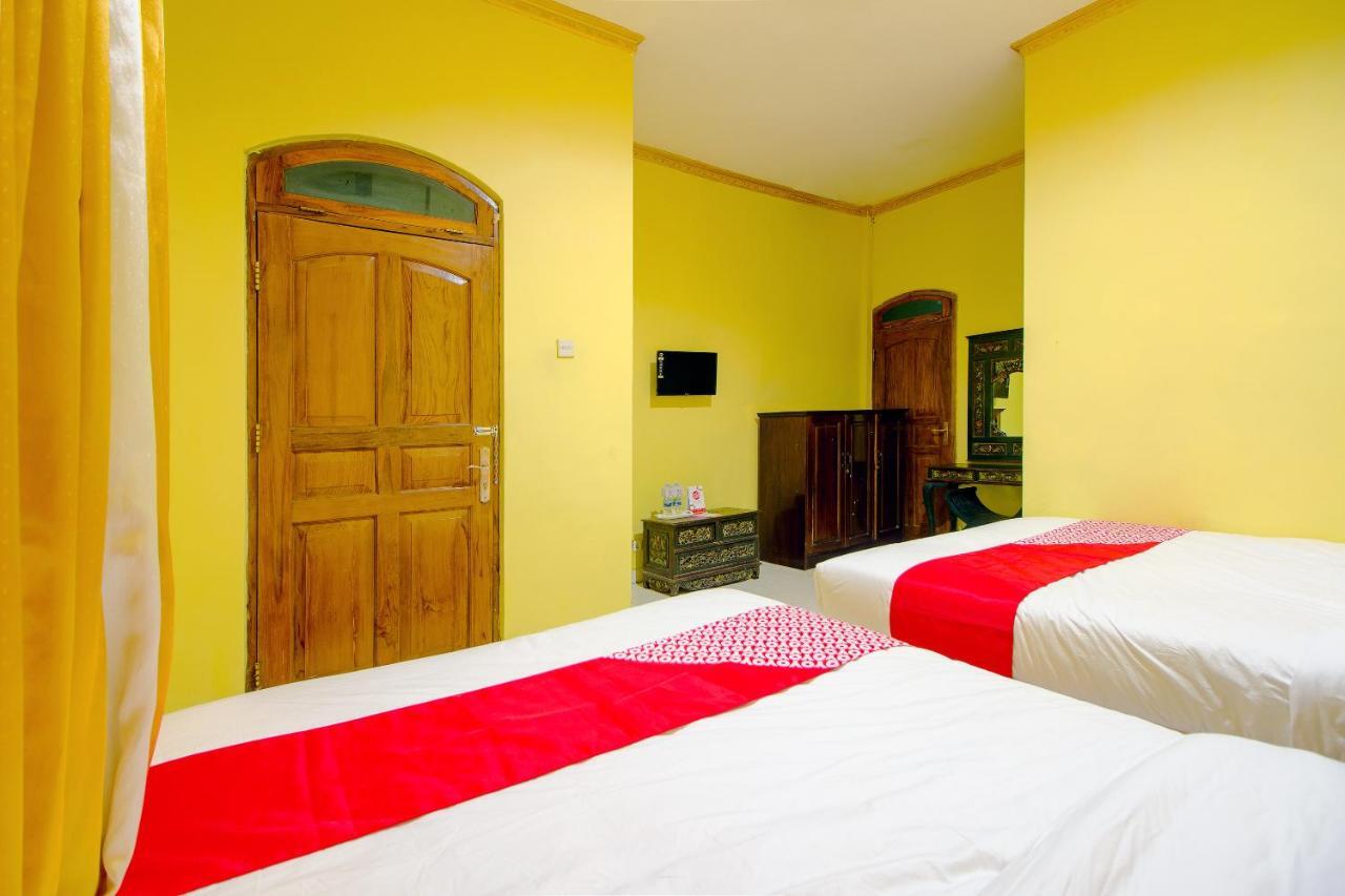 Oyo 1770 Hotel Mawar Saron 2 Kejayan Экстерьер фото